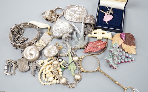 A 19th century 800 white metal heart shaped box, 63mm and a small grouop of other white metal items and costume jewellery.